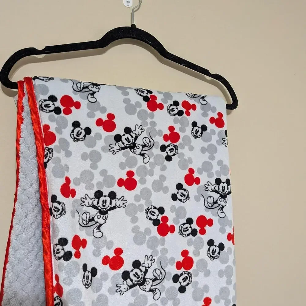 Disney Baby Mickey Mouse Baby Blanket With Mickey Mouse Heads